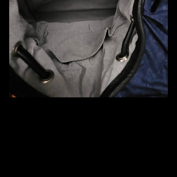 BNWT ROOTS CITY HIKING PACK - Picture 5 of 9